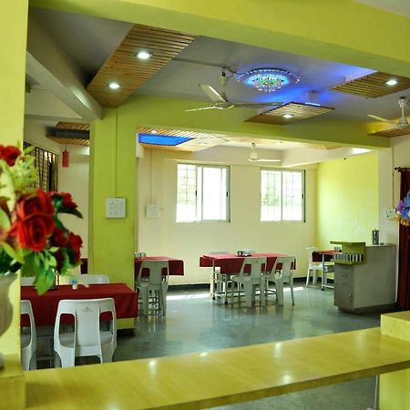 Sandesh Resort Wai Екстериор снимка