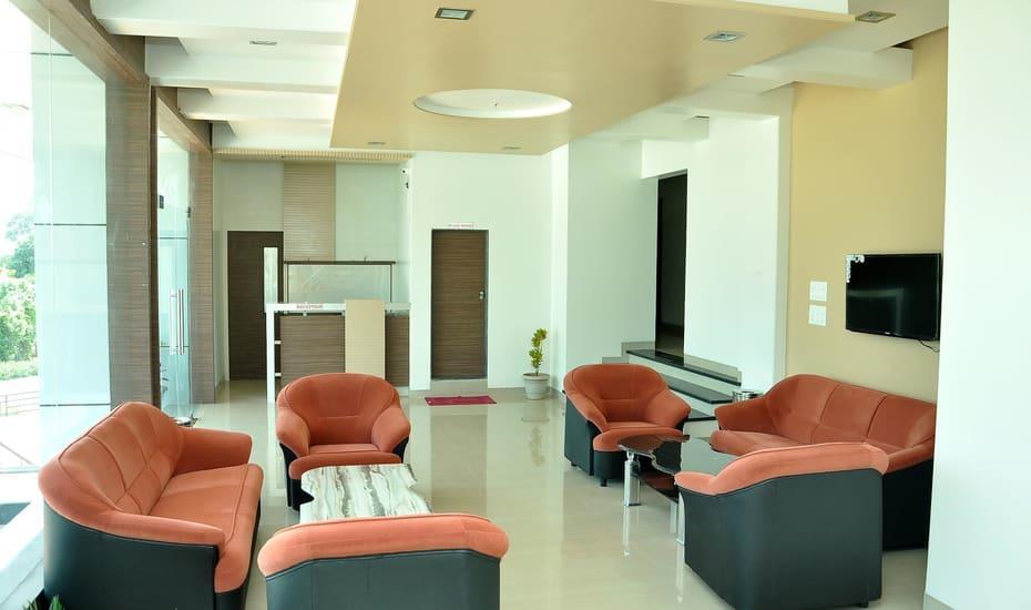 Sandesh Resort Wai Екстериор снимка