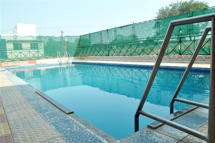 Sandesh Resort Wai Екстериор снимка